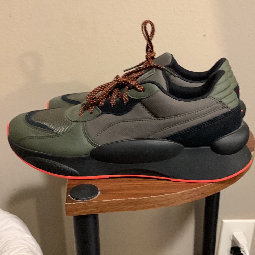 Puma Olive green and black with orange red bottom - Picture 2 of 4